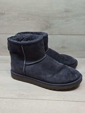 Ugg Australia Cozy Women's Short Shearling Boots Shoes Sz 9